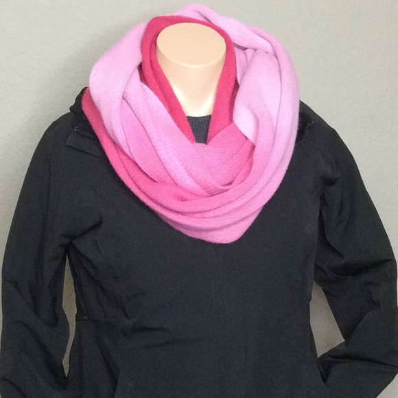 Infinity Long Circle Loop Ombré Pink Scarf - Picture 3 of 4